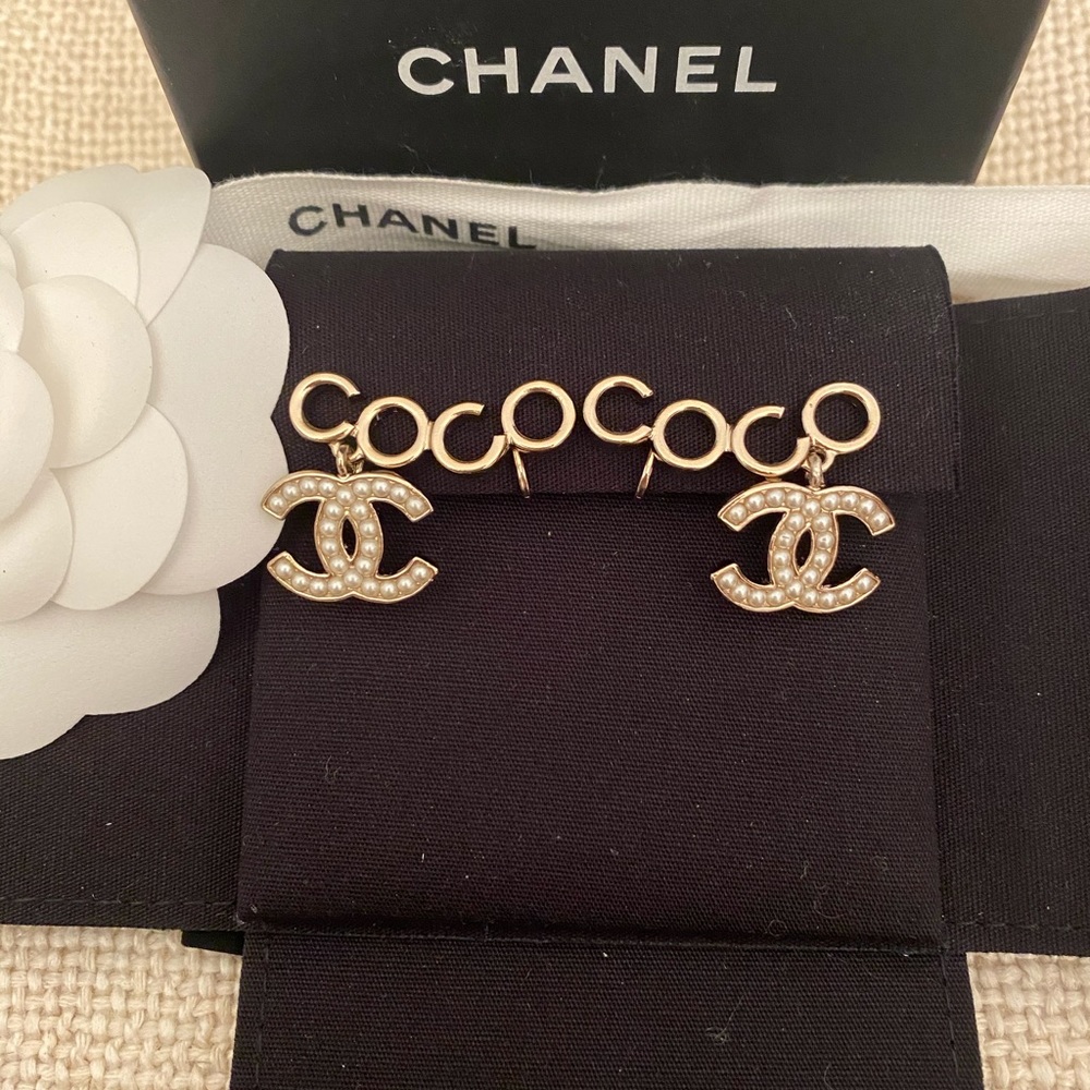 Chanel Coco Pearl CC Dangle Clip On Earrings 21P